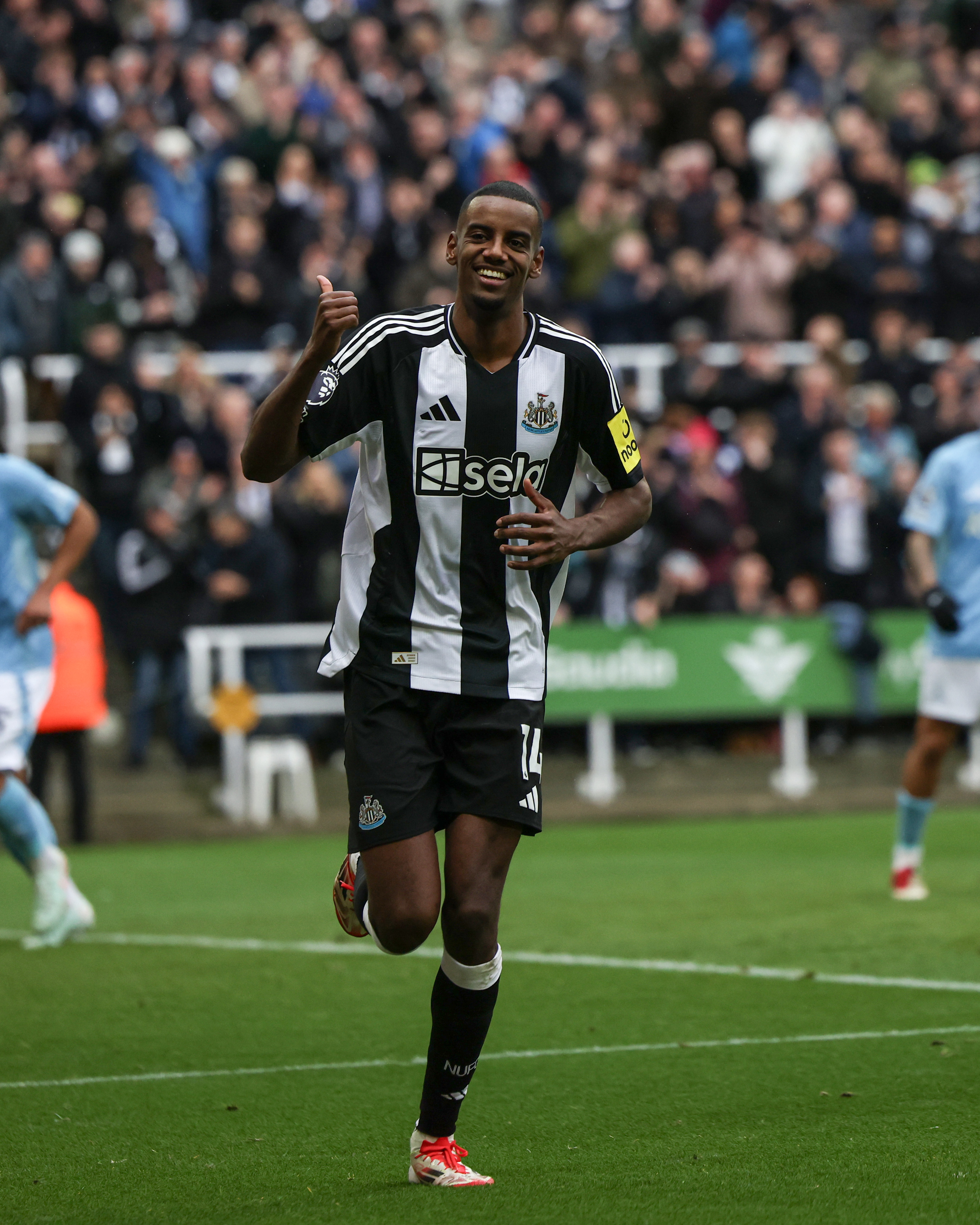 曝纽卡希望留下伊萨克球员要求涨薪  第2张