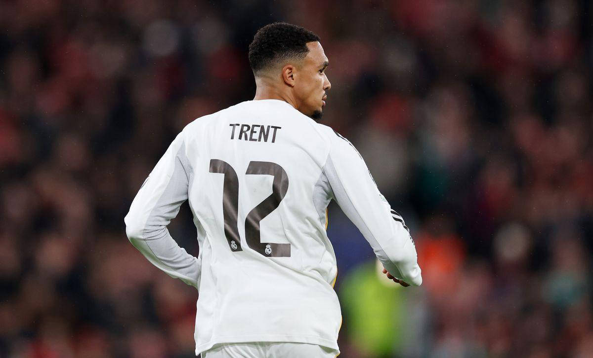 阿诺德遭利物浦球迷嘘声安菲尔德球场反应激烈的简单介绍  第1张