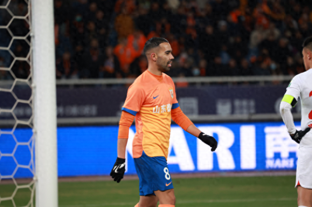 媒体：胡荷韬确定无缘出战泰山国家队期间受伤的简单介绍