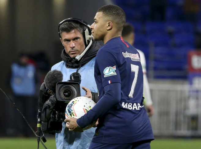 曝米兰有意马克普维尔将面临巴萨的竞争的简单介绍  第2张