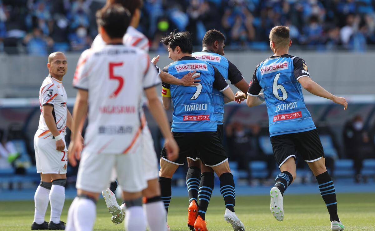 包含玻利乙：五月一日VS皇家帕托斯的词条