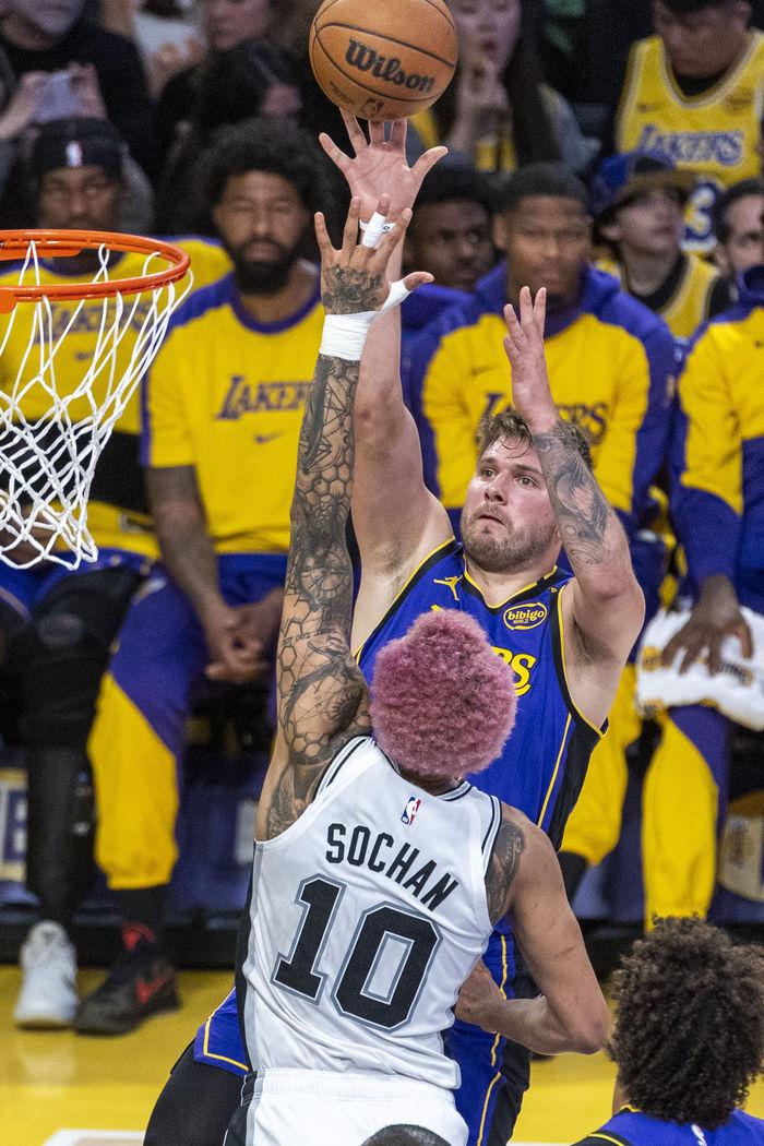 关于斯洛文尼亚男篮将战法国男篮东契奇首战未能带队取胜的信息