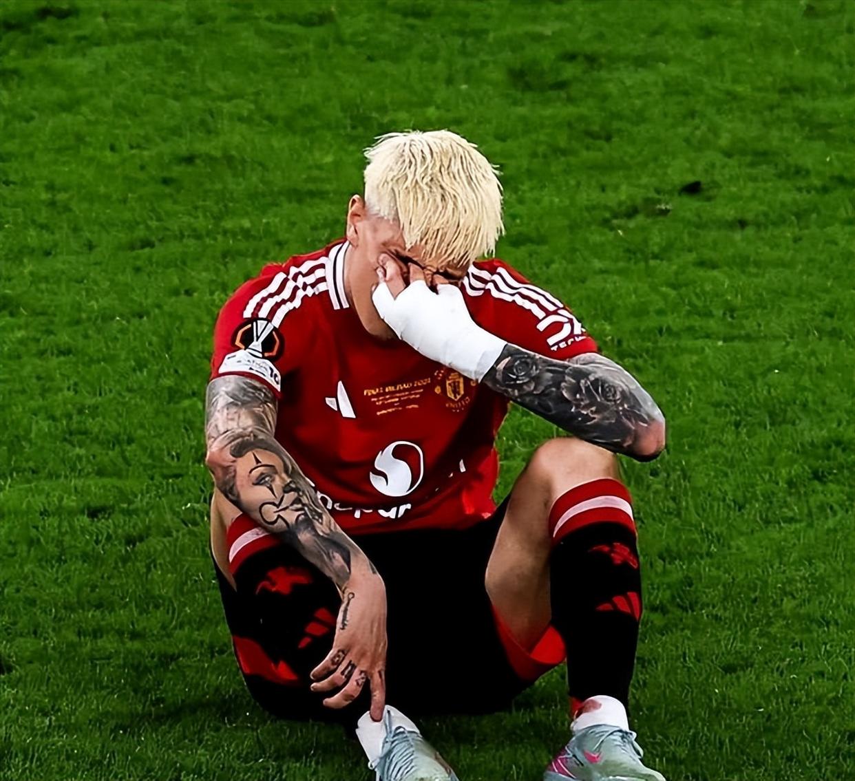 关于加纳乔创欧冠历史22岁代表两支英格兰球队参加欧冠的信息 第2张 关于加纳乔创欧冠历史22岁代表两支英格兰球队参加欧冠的信息 第2张