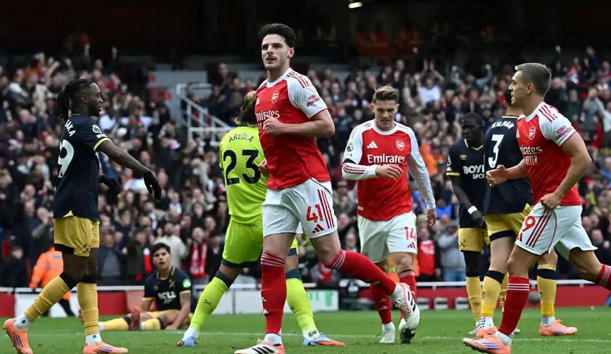 曼联狂轰22脚难破门曼联主场不敌阿森纳