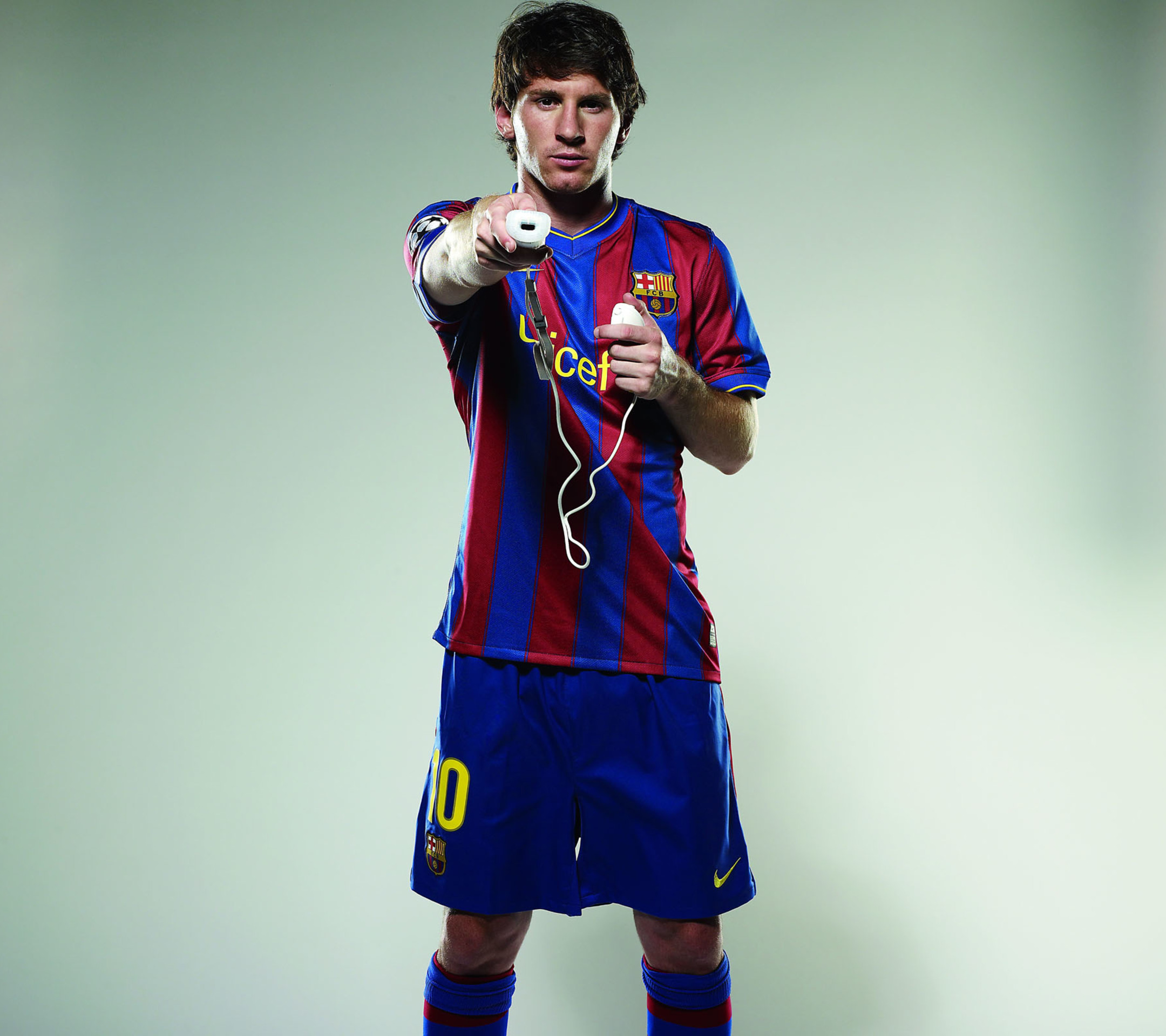 包含梅西晒照纪念巴萨首秀21周年17岁梅西迎来首秀的词条  第2张