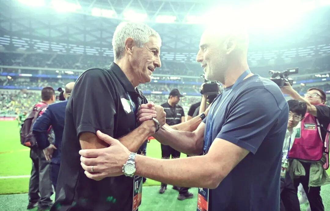 包含国安启用新基地塞蒂恩感叹像拆礼物的词条