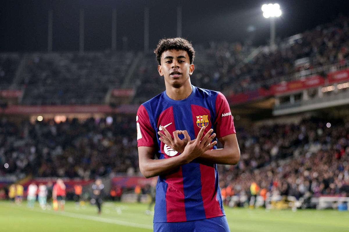 关于巴萨官宣与亚马尔续约新赛季身披10号战袍的信息  第1张