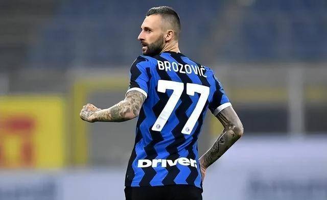 包含恰尔汗奥卢确认留队国米中场核心坚守蓝黑军团的词条 第1张 包含恰尔汗奥卢确认留队国米中场核心坚守蓝黑军团的词条 第1张