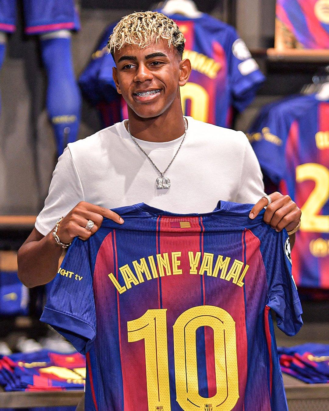 亚马尔身穿大连八中球衣开启个人首次中国行的简单介绍