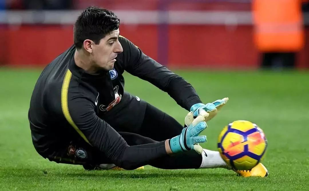 关于詹俊评夏窗英超球队引援投入近30亿英镑的信息  第2张