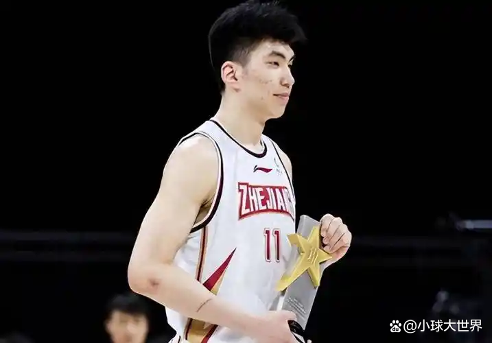 余嘉豪在西乙第二场季前赛砍下17分末节献绝平三分的简单介绍  第1张