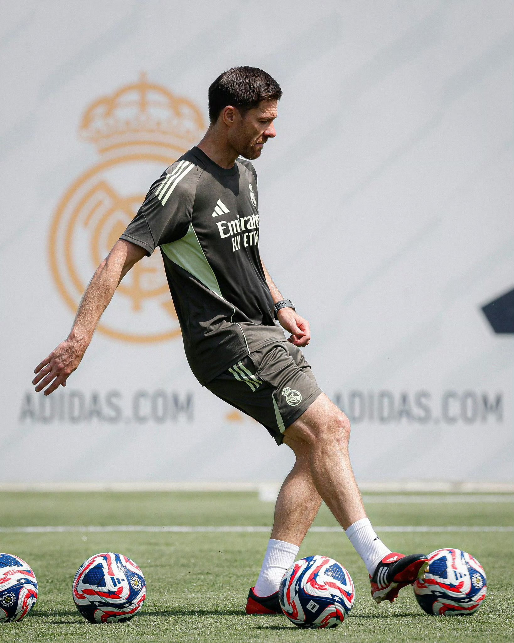 阿斯点评皇马引援：怀森高级货阿诺德还需时间融入马斯坦托诺八月效力的简单介绍  第1张