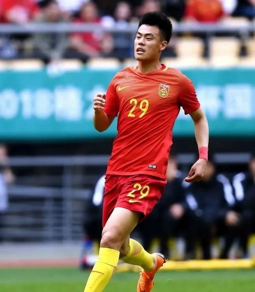 谭龙泪洒赛场:对不起球迷和这座城市亚泰提前降级的简单介绍 第1张 谭龙泪洒赛场:对不起球迷和这座城市亚泰提前降级的简单介绍 第1张