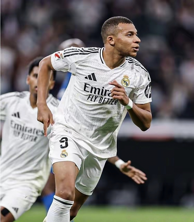 包含媒体:皇马主帅位子真不好坐阿隆索无缘开门红的词条 第1张 包含媒体:皇马主帅位子真不好坐阿隆索无缘开门红的词条 第1张