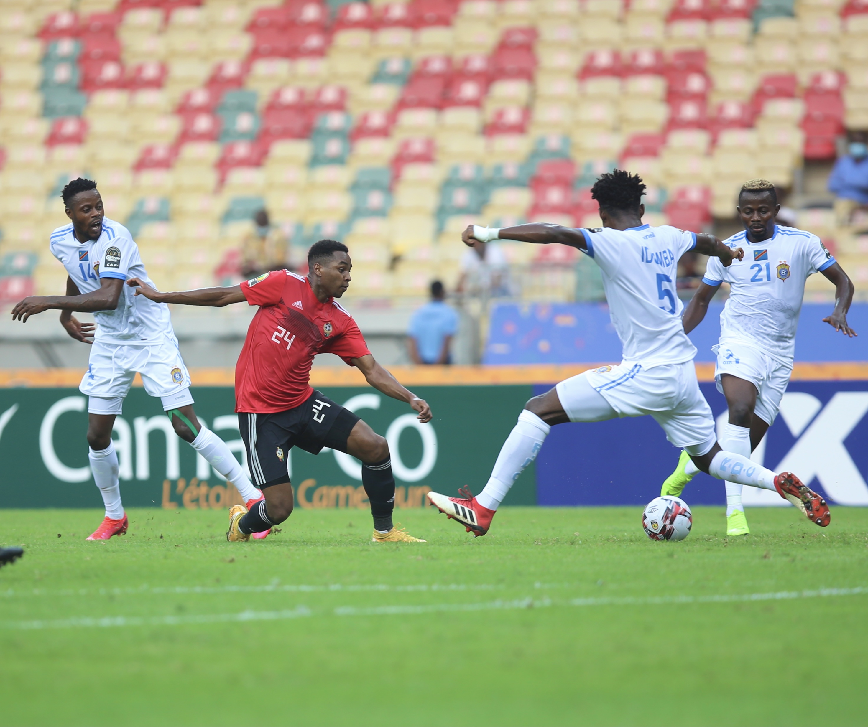 民主刚果甲：巴扎诺集团VS奇卡斯队