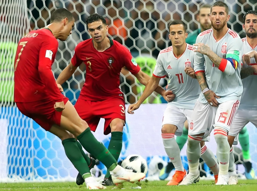 梅西世俱杯进6球和贝尔本泽马持平只落后C罗1球的简单介绍  第1张