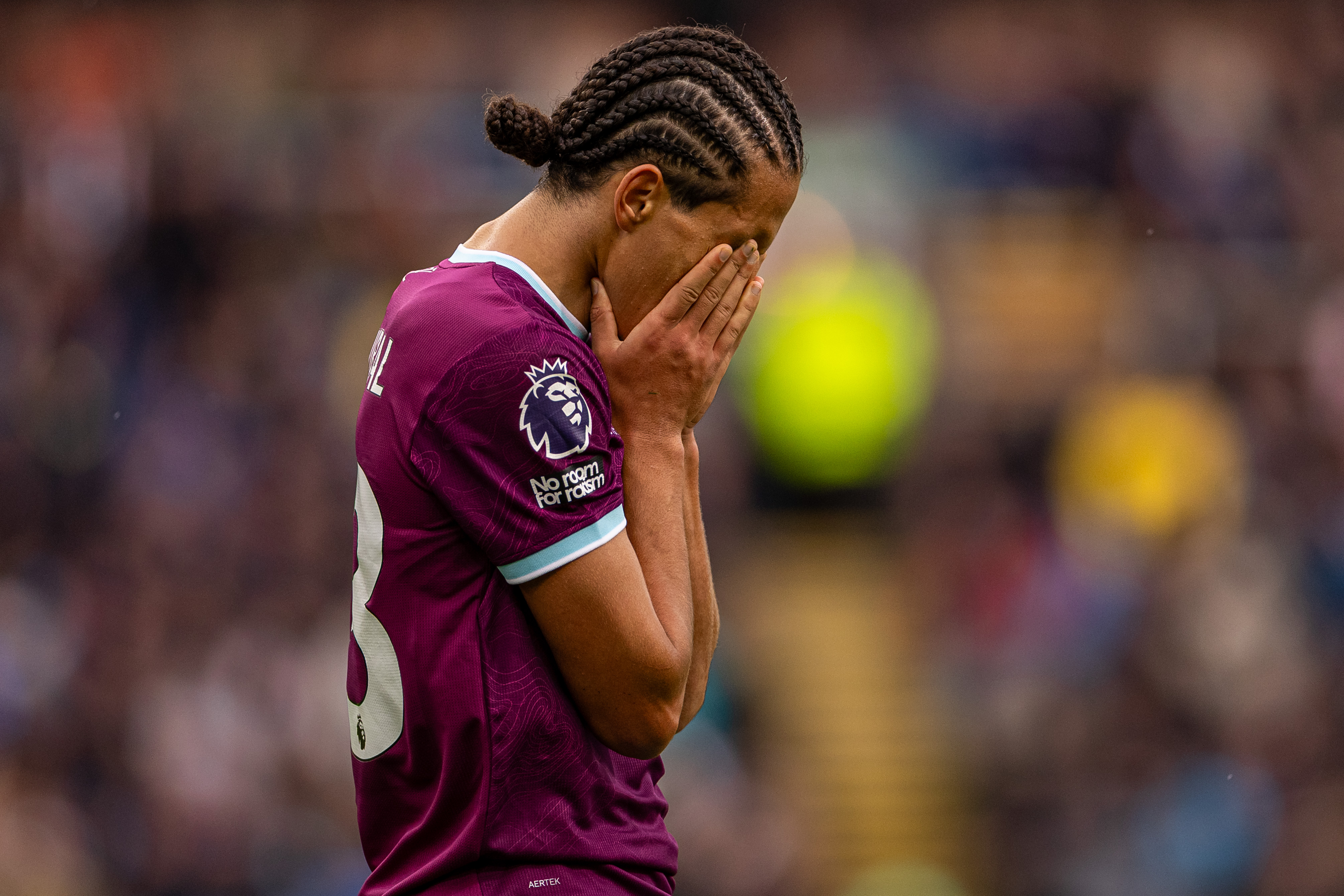 关于伊萨克首次随利物浦训练有望本周出战伯恩利的信息  第1张