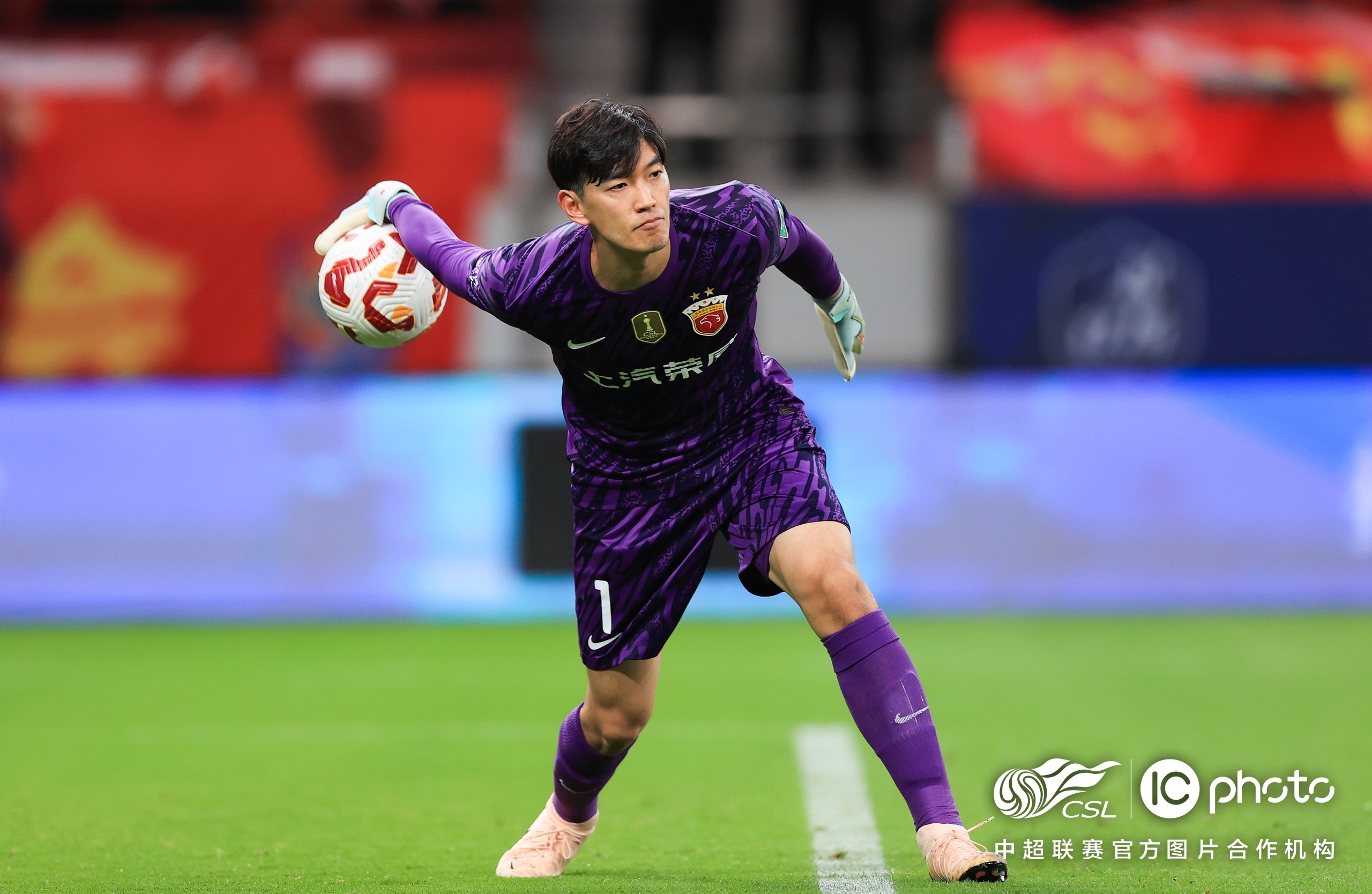 中超上海申花1-2上海海港加布里埃尔破门莱昂纳多建功的简单介绍 第2张 中超上海申花1-2上海海港加布里埃尔破门莱昂纳多建功的简单介绍 第2张