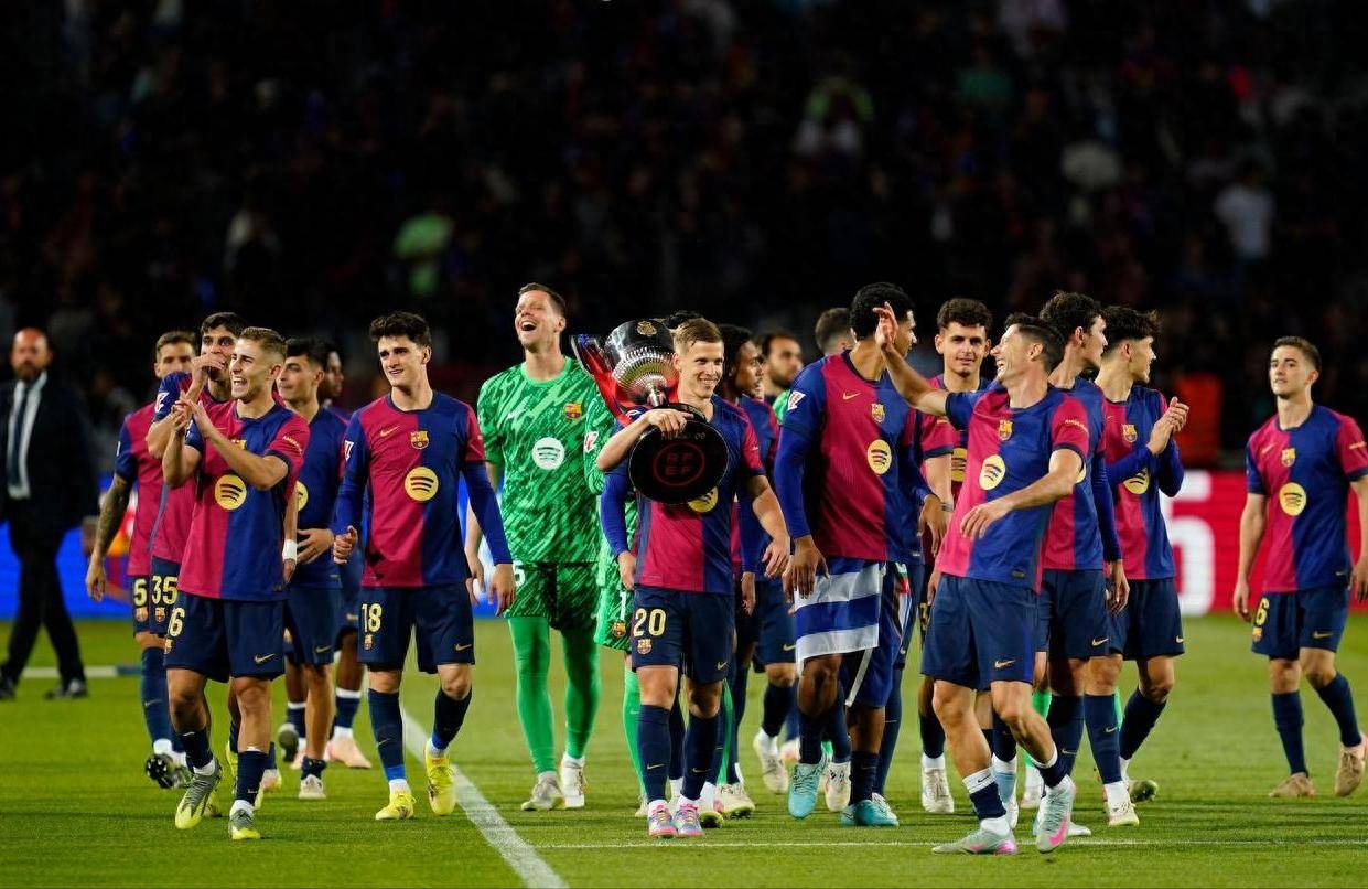 包含巴萨晒拉菲尼亚赛季西甲数据36场直接参与27球的词条