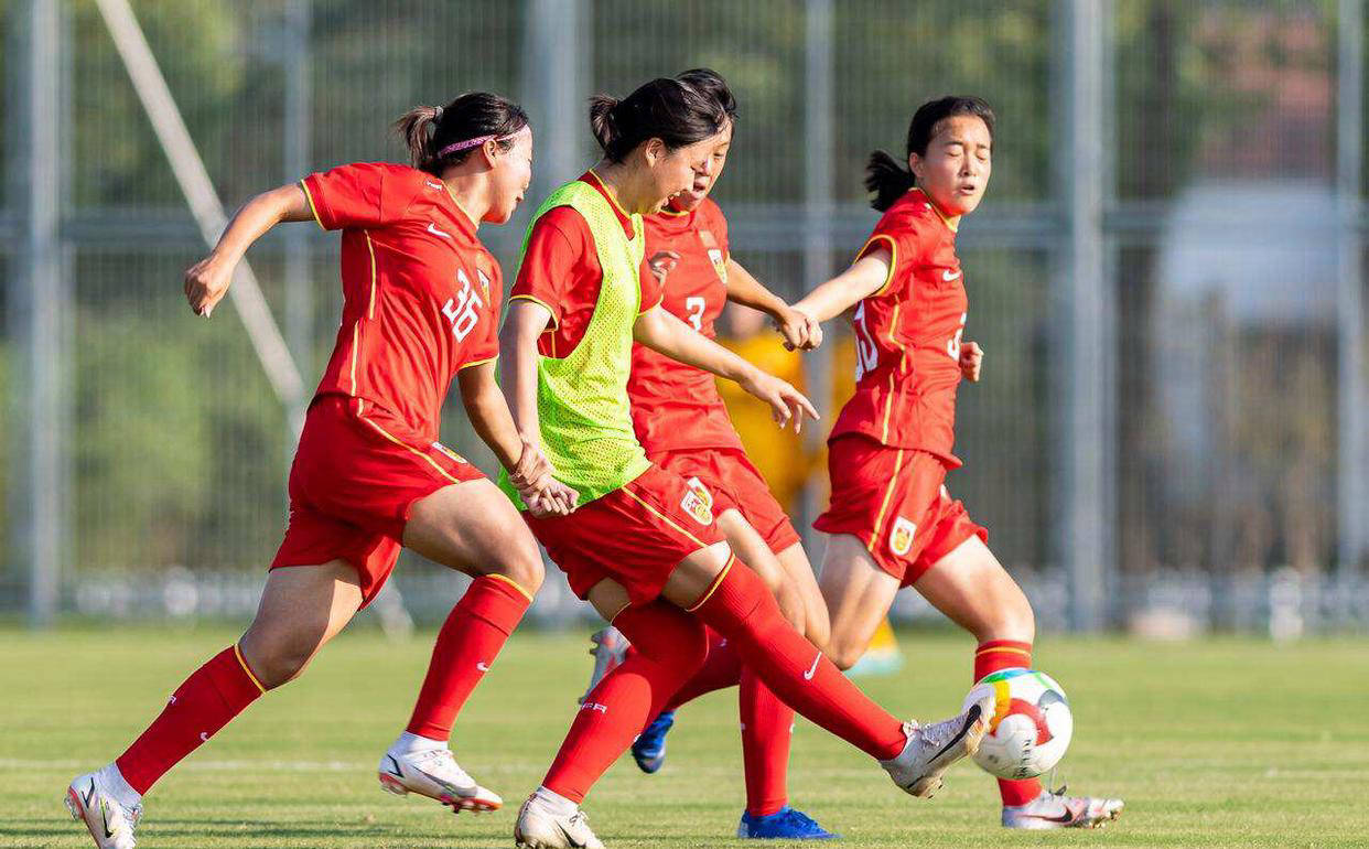 包含中国U17女足世界杯止步十六强0-3不敌巴西的词条