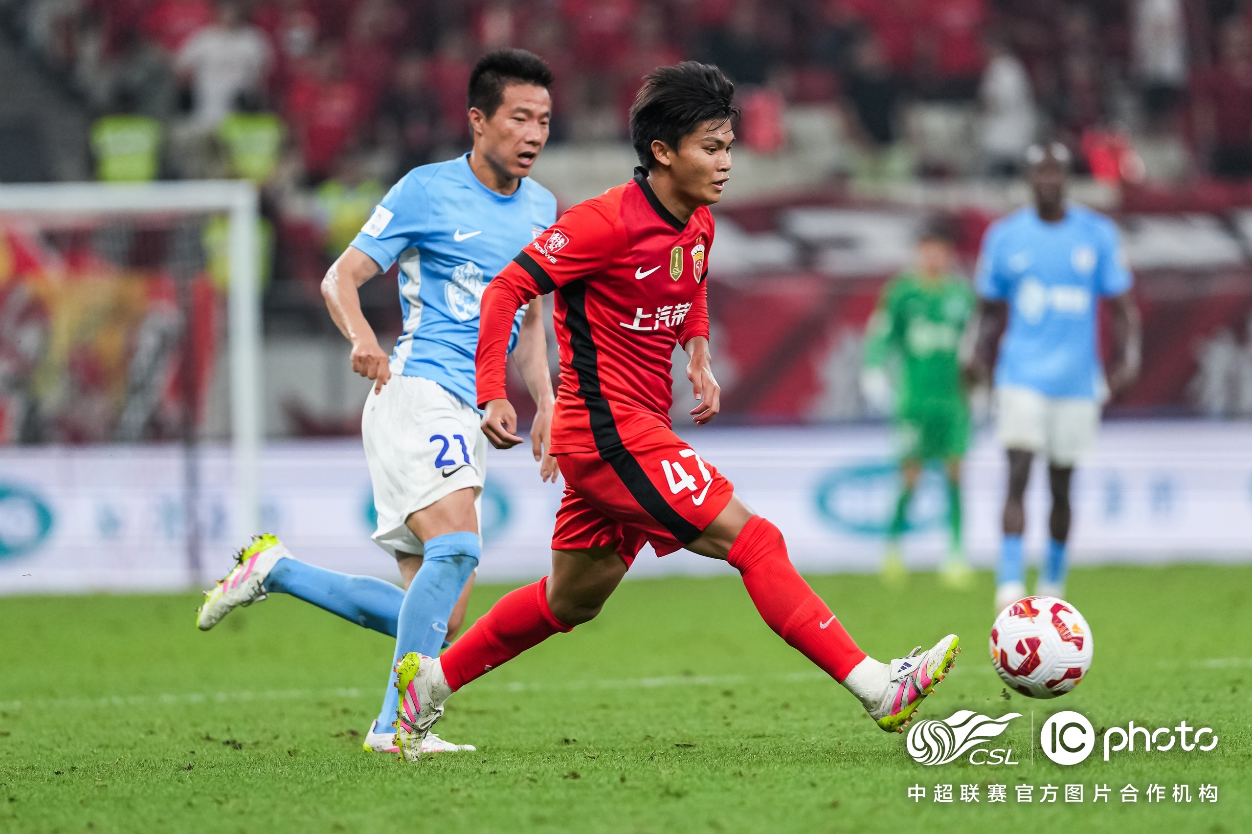 中超上海海港1-1天津津门虎丢榜首加布里埃尔点射基莱斯扳平的简单介绍 第2张 中超上海海港1-1天津津门虎丢榜首加布里埃尔点射基莱斯扳平的简单介绍 第2张