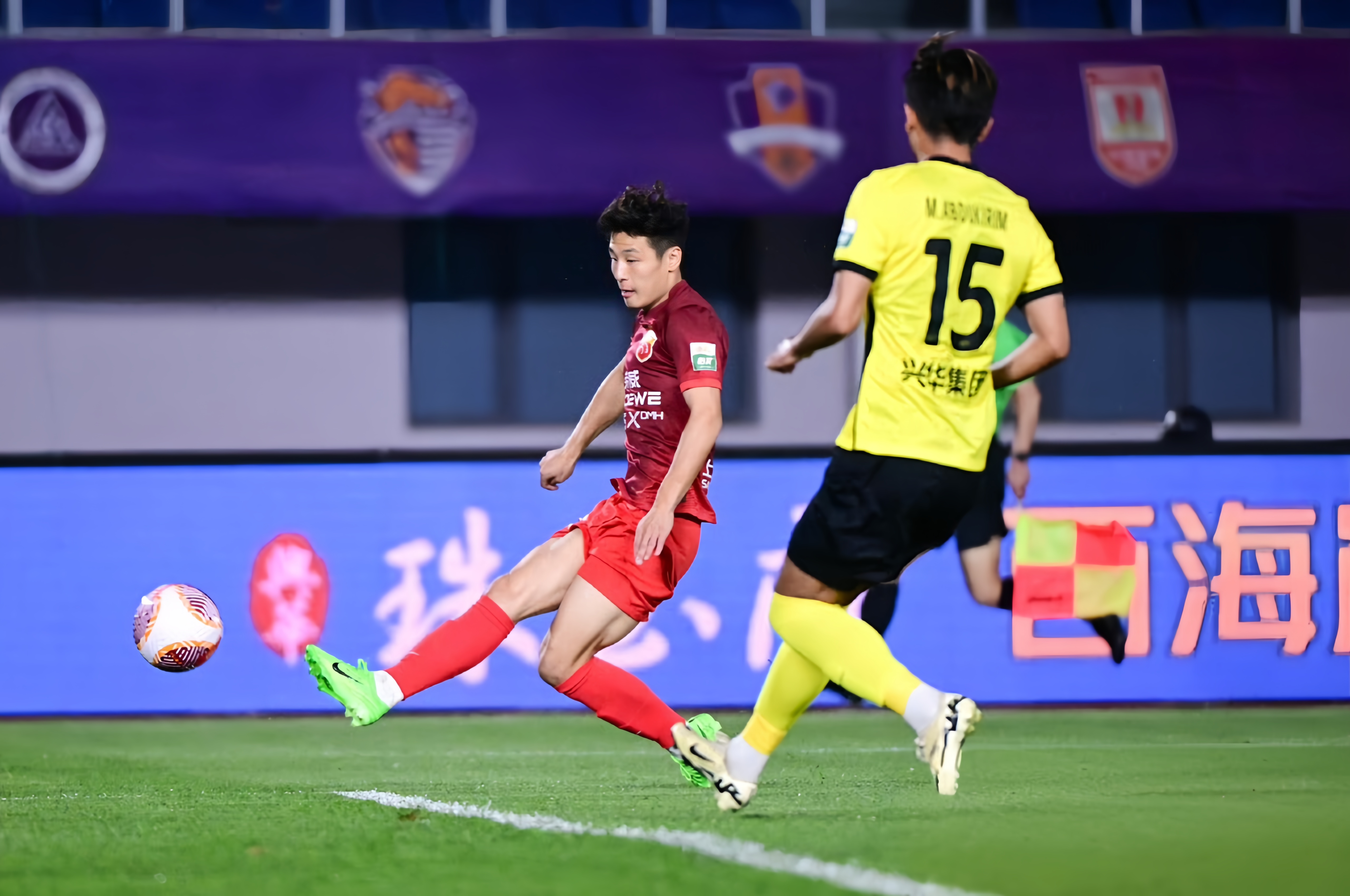 包含足协杯1/8决赛青岛海牛2-1广西恒宸罗文森远射建功金永浩破门的词条  第2张