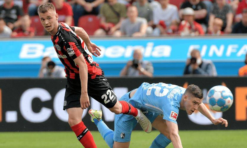 关于德甲勒沃库森2-0弗赖堡波库破门塔普索巴头球建功的信息