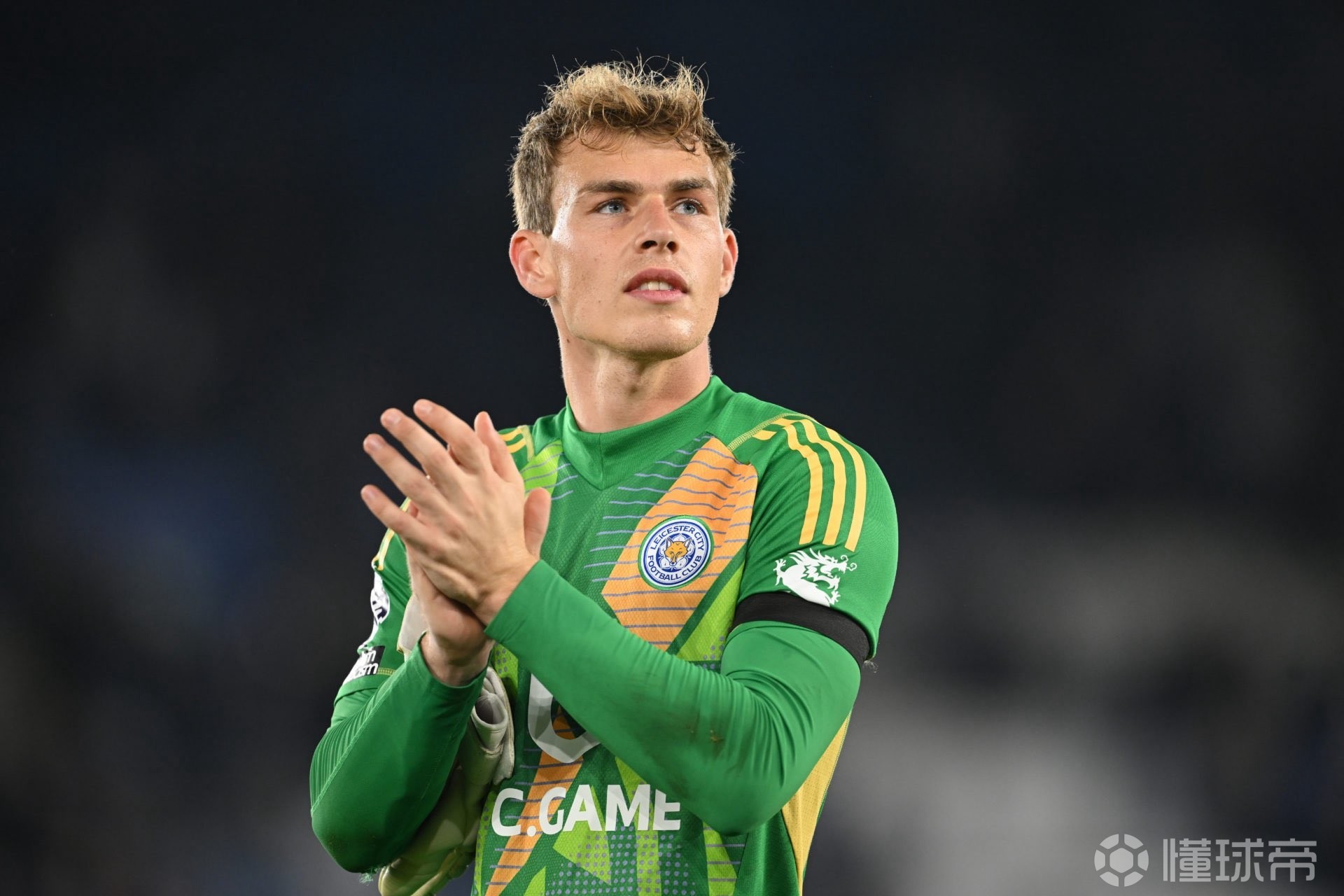 西汉姆联计划引进里贝罗球员是里尔主力的简单介绍