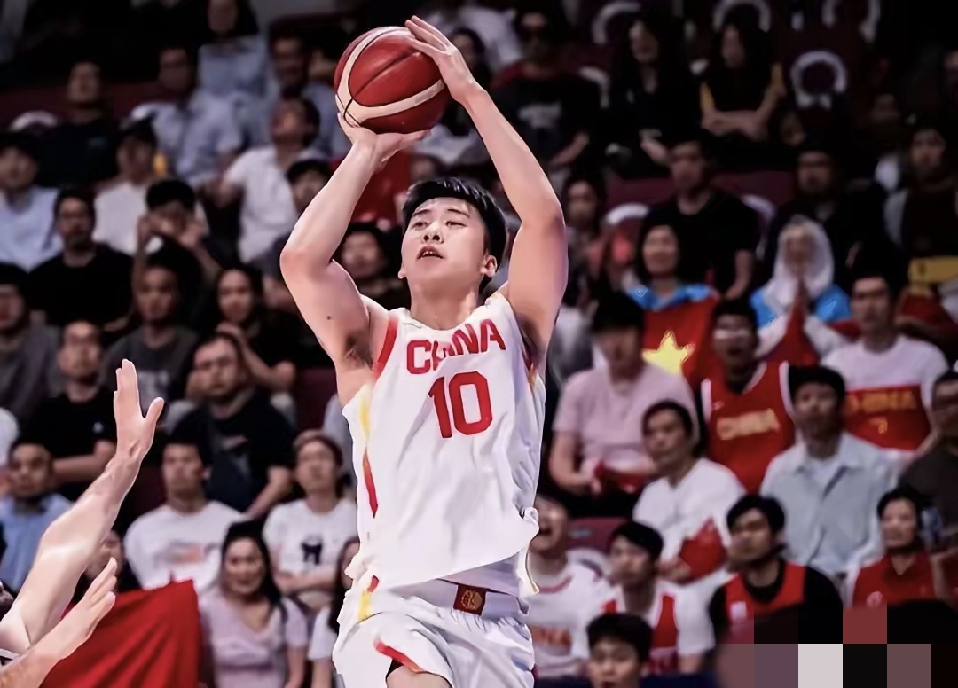 王俊杰入选男篮亚洲杯最佳阵容场均13分4.2板的简单介绍  第2张