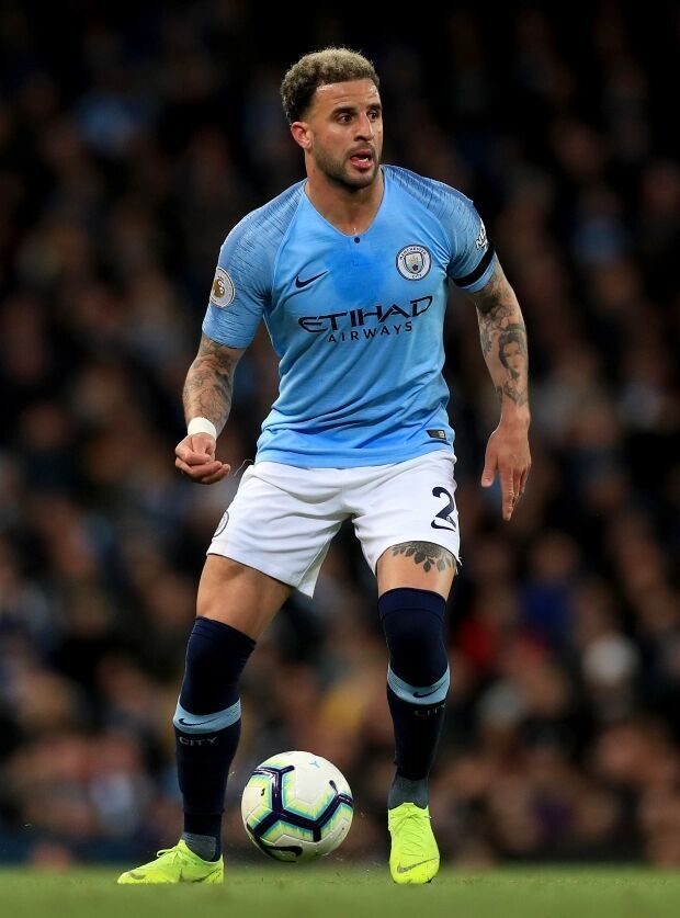 包含尤文会对D-路易斯处以巨额罚款双方关系从未完全和谐的词条