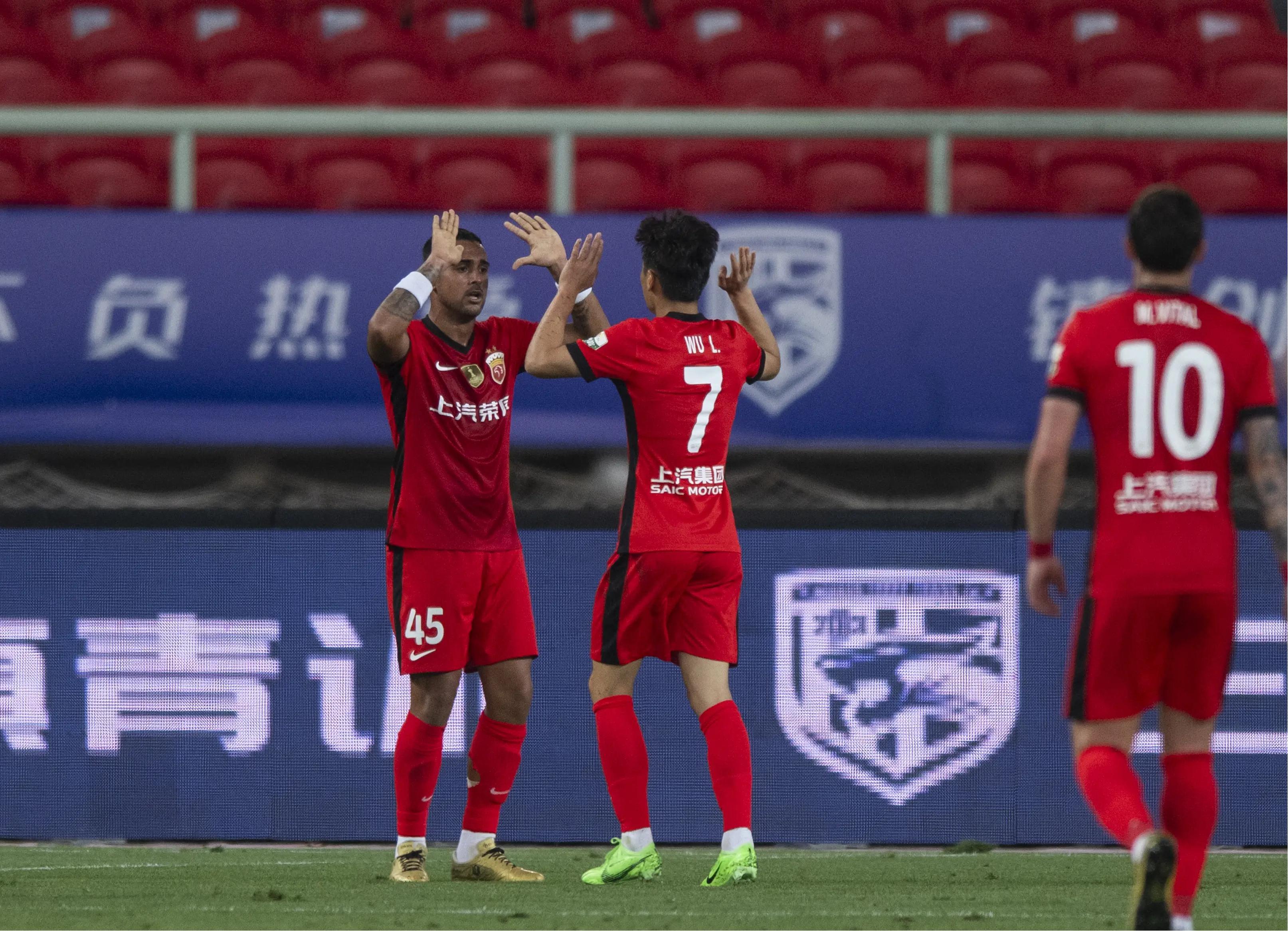 高天意离开国足因停赛无缘东亚杯末轮比赛的简单介绍