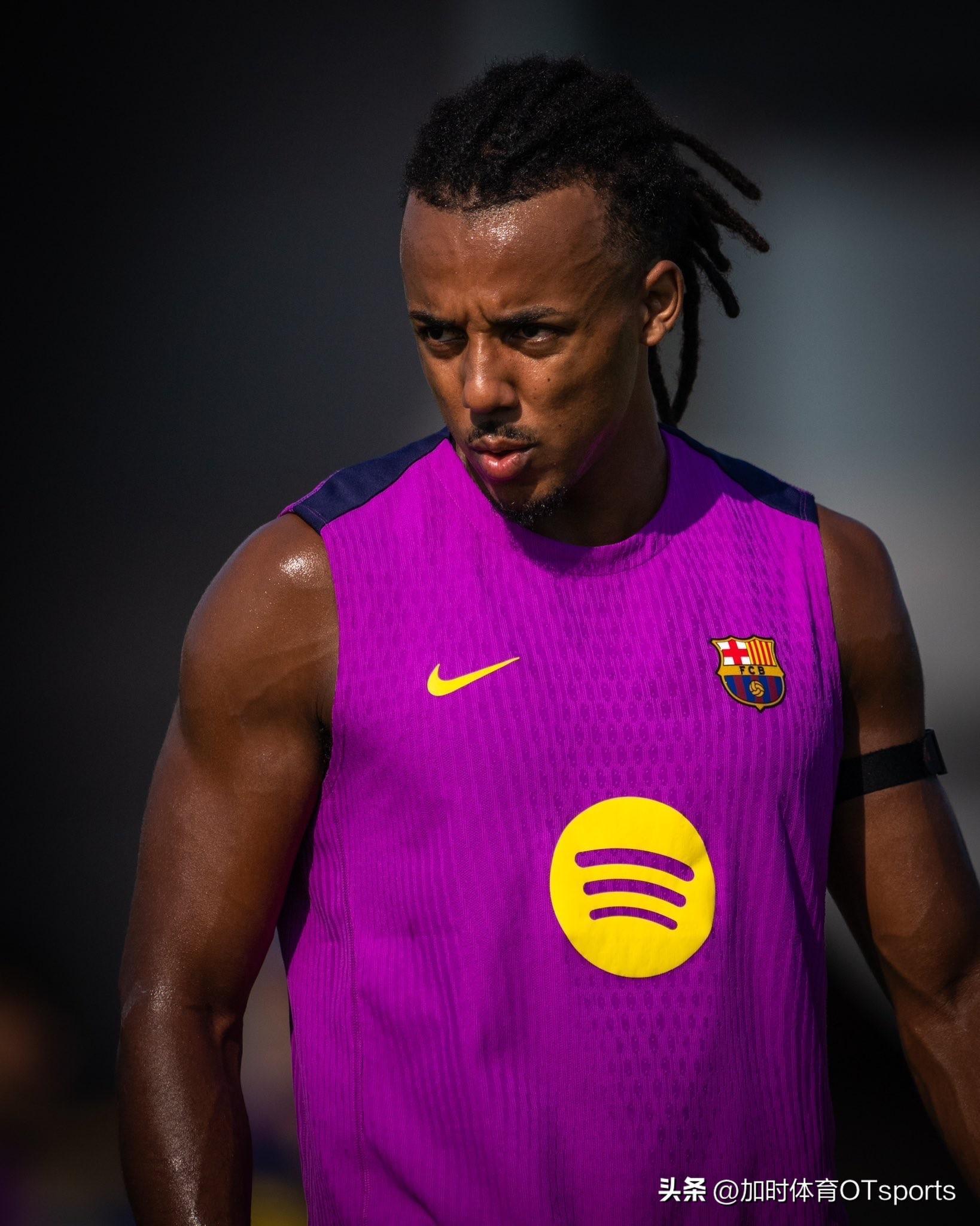 包含巴萨将与孔德续约志在稳固后防核心的词条