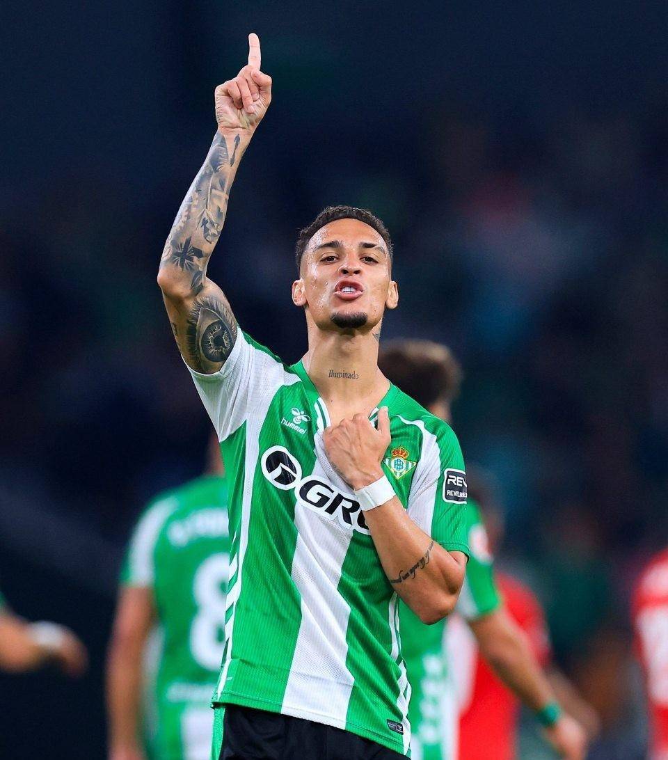 安东尼愿降薪前往贝蒂斯坚决想要离开曼联的简单介绍  第1张