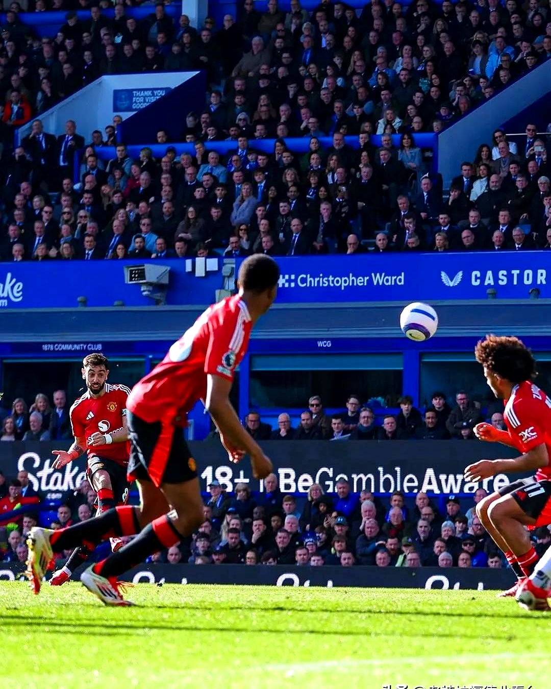 关于外媒：曼联目前面临三个问题红魔赛季开局不佳的信息  第1张