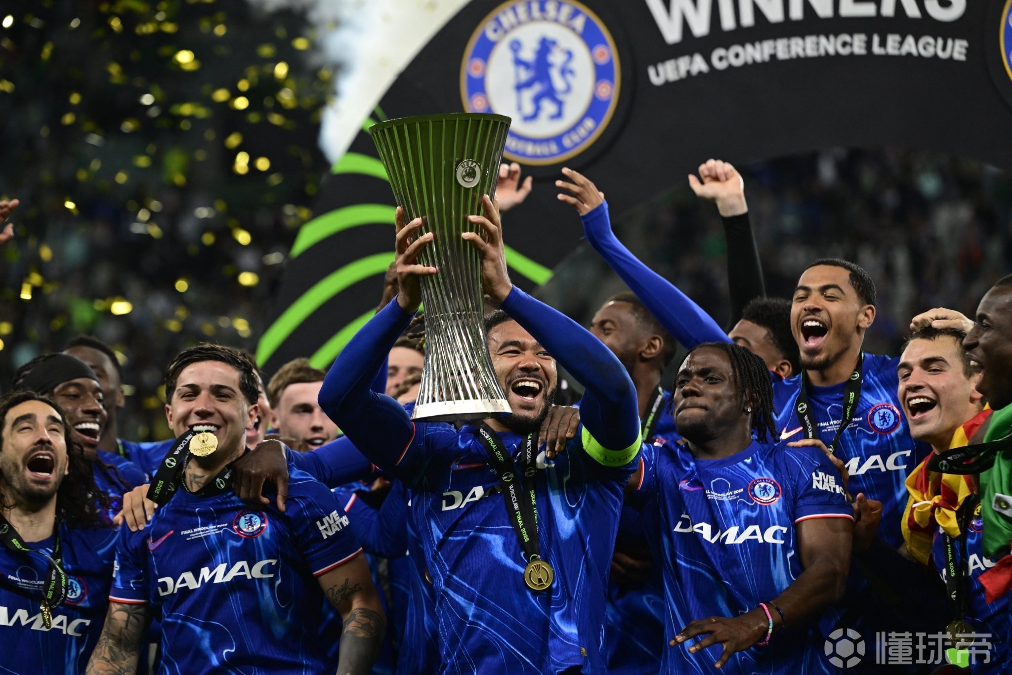 拜仁“英超三叉戟”14场轰37球三人耗资2.2亿欧的简单介绍